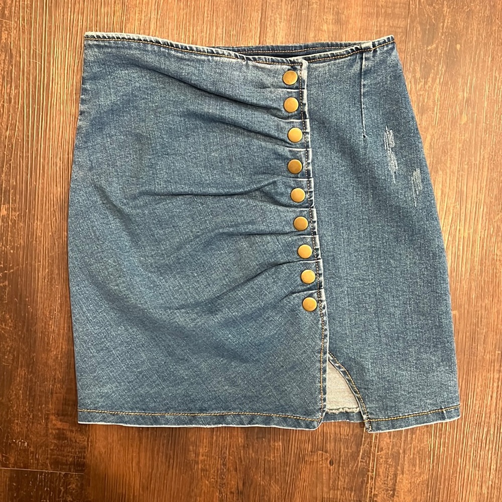 NWT Forever 21 stretch denim skirt - Size S